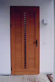 無垢材の断熱玄関ドア